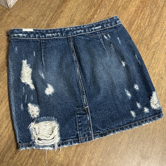 Lovers + Friends like new Ryder 100% cotton indigo blue denim distressed skirt - Picture 5 of 8